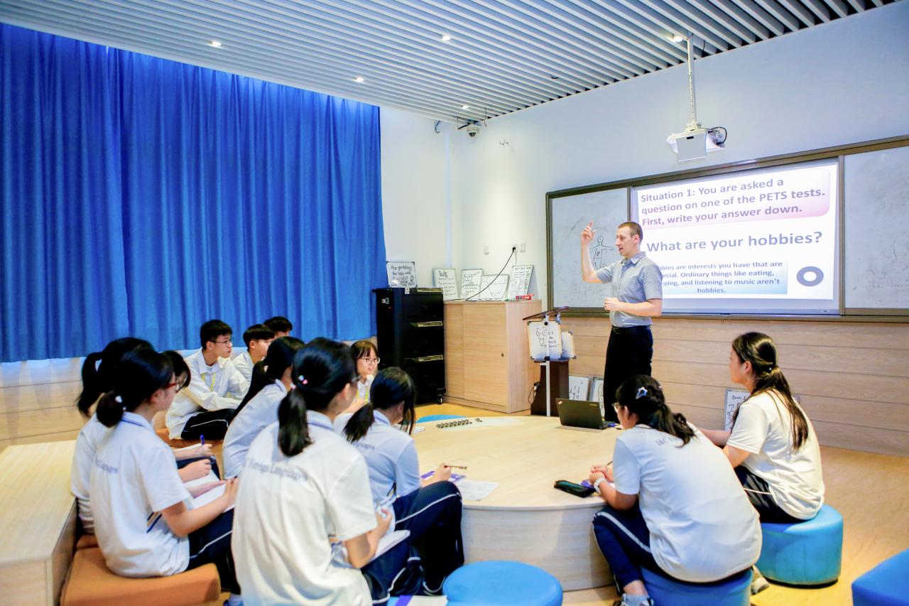 同题参见实训室配有经理室